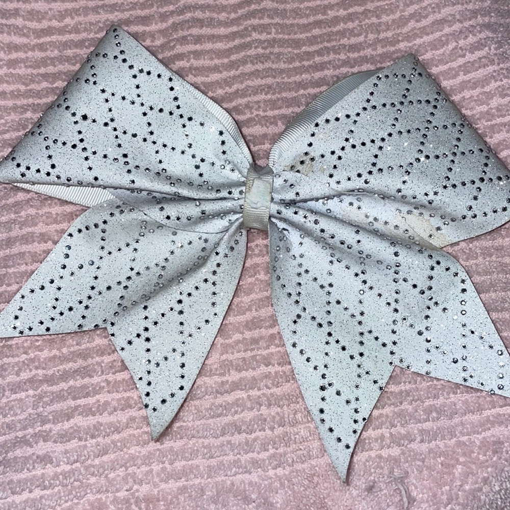 5 for $20 White and silver bow with black scrunchie.